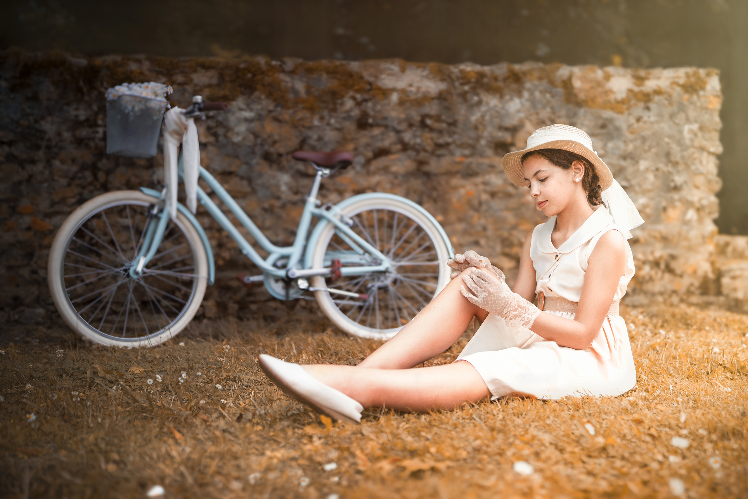 Shooting photo fine art jeune fille années 40 50 marguerite par photographe le mans en sarthe
